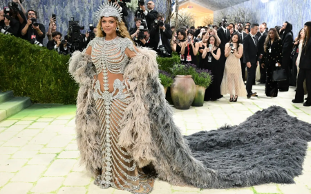 BEYONCÉ RETURNS TO THE MET GALA AFTER 10 YEARS — AND MAKES IT A FASHION MOMENT 